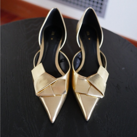 Zara Shoes - Zara Heeled Pump with Bow in Gold